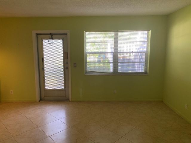 95 CAMBRIDGE E 95, West Palm Beach, FL 33417