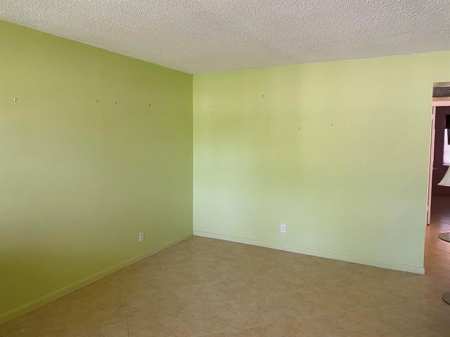 95 CAMBRIDGE E 95, West Palm Beach, FL 33417