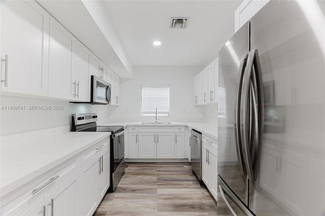 1447 NW 101st St, Miami, FL 33147