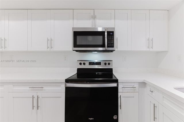 1447 NW 101st St, Miami, FL 33147