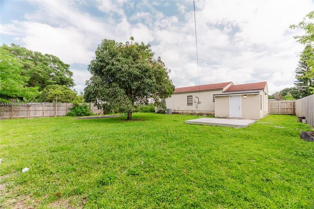 1447 NW 101st St, Miami, FL 33147