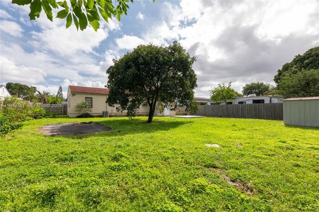 1447 NW 101st St, Miami, FL 33147