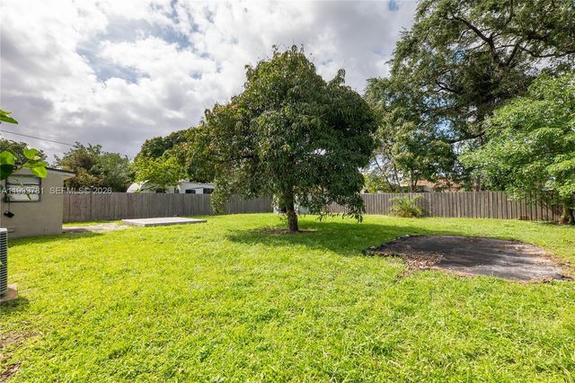 1447 NW 101st St, Miami, FL 33147