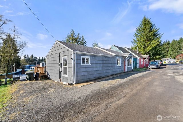 3306 Romane Road, Raymond, WA 98577