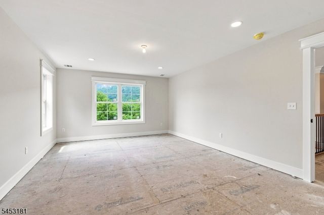 4 Highland Meadows Road, Pohatcong Twp., NJ 08865