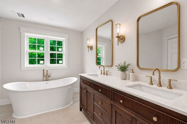 4 Highland Meadows Road, Pohatcong Twp., NJ 08865