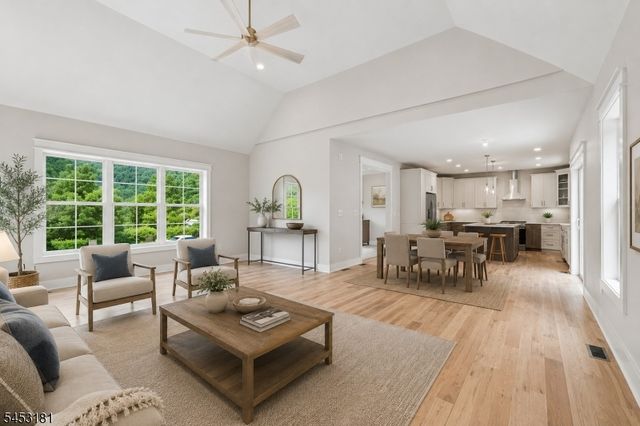 4 Highland Meadows Road, Pohatcong Twp., NJ 08865