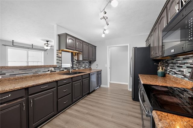 7903 Edgewater Drive, Middletown, OH 45042