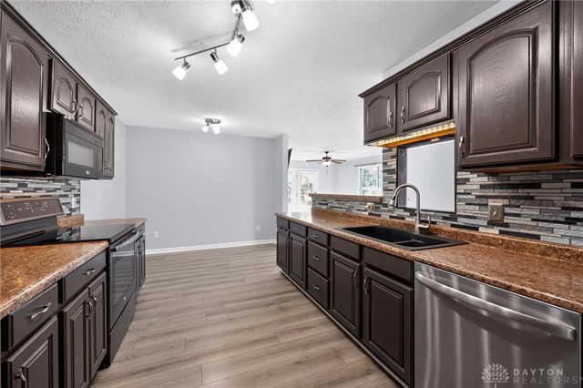 7903 Edgewater Drive, Middletown, OH 45042