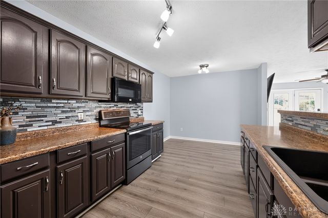 7903 Edgewater Drive, Middletown, OH 45042