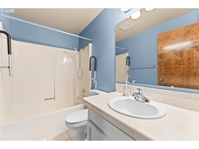 8102 Nw 12TH Ave, Vancouver, WA 98665
