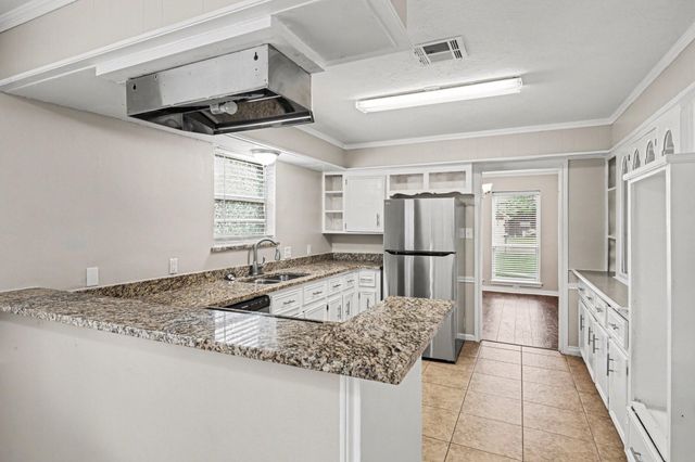 107 Carriage Lane, Conroe, TX 77385