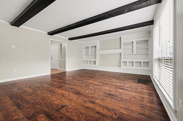 107 Carriage Lane, Conroe, TX 77385