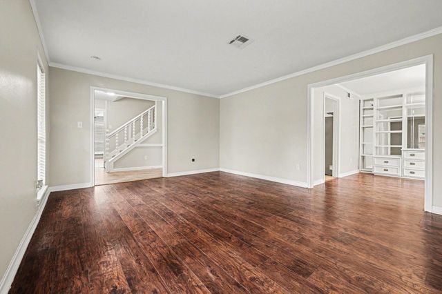 107 Carriage Lane, Conroe, TX 77385