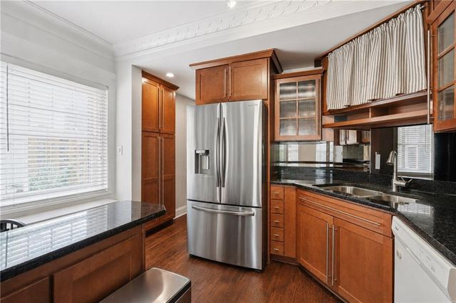 807 W 48th Street 602, Kansas City, MO 64112