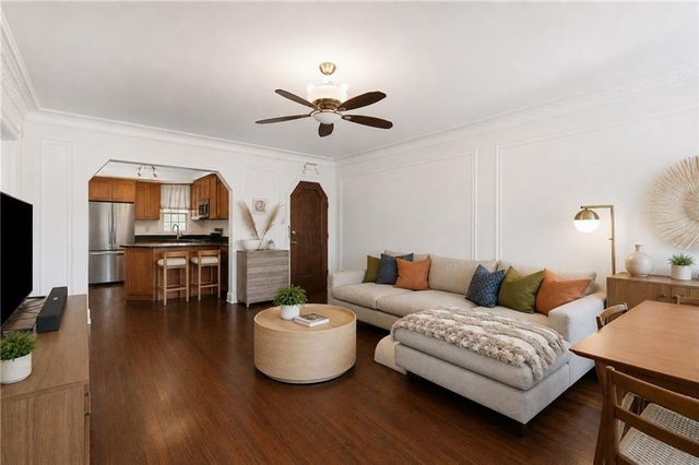 807 W 48th Street 602, Kansas City, MO 64112