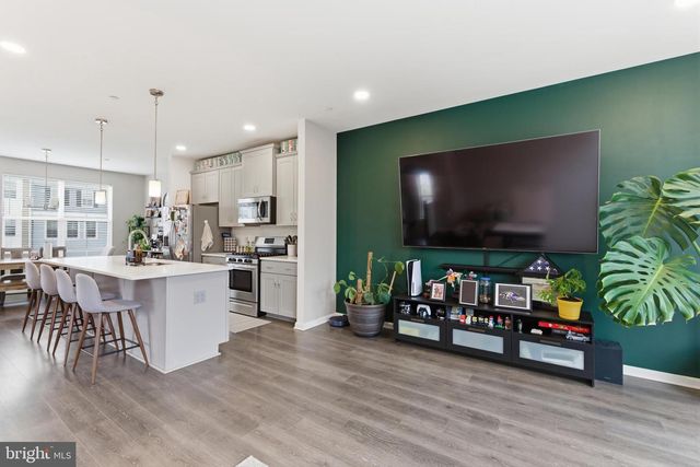 1501 HUDSON VIEW RD, Essex, MD 21221