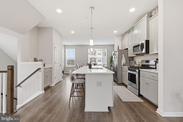 1501 HUDSON VIEW RD, Essex, MD 21221