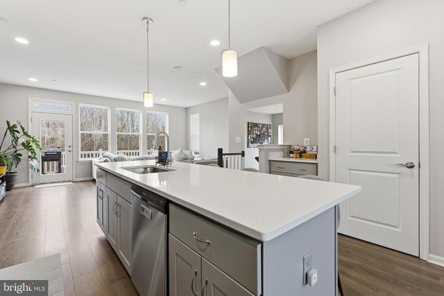 1501 HUDSON VIEW RD, Essex, MD 21221