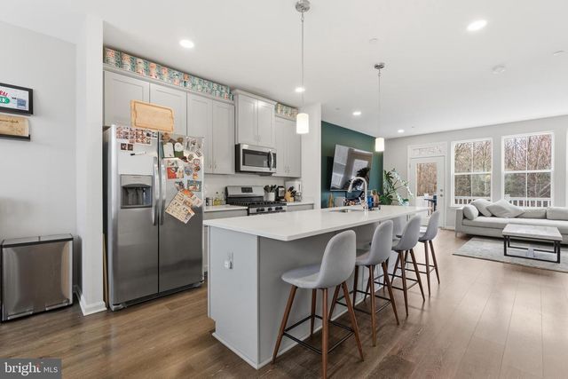 1501 HUDSON VIEW RD, Essex, MD 21221