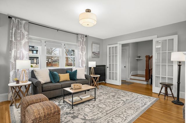 228 5th Avenue N, South Saint Paul, MN 55075