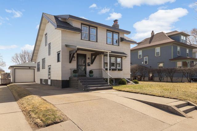 228 5th Avenue N, South Saint Paul, MN 55075