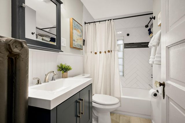 228 5th Avenue N, South Saint Paul, MN 55075