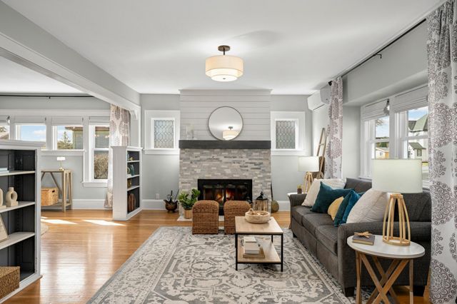 228 5th Avenue N, South Saint Paul, MN 55075