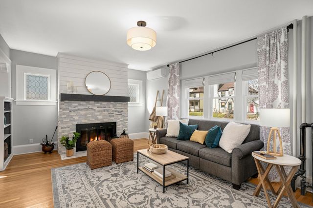 228 5th Avenue N, South Saint Paul, MN 55075