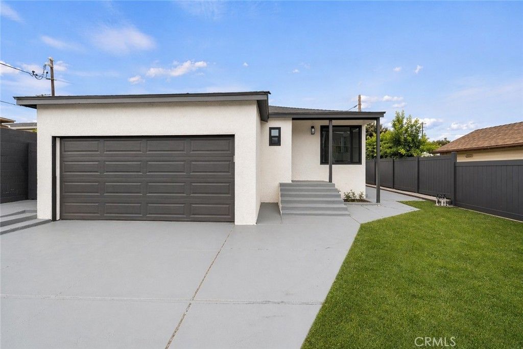 Image 2 of property listing at 1347 255th Street, Harbor City, CA 90710