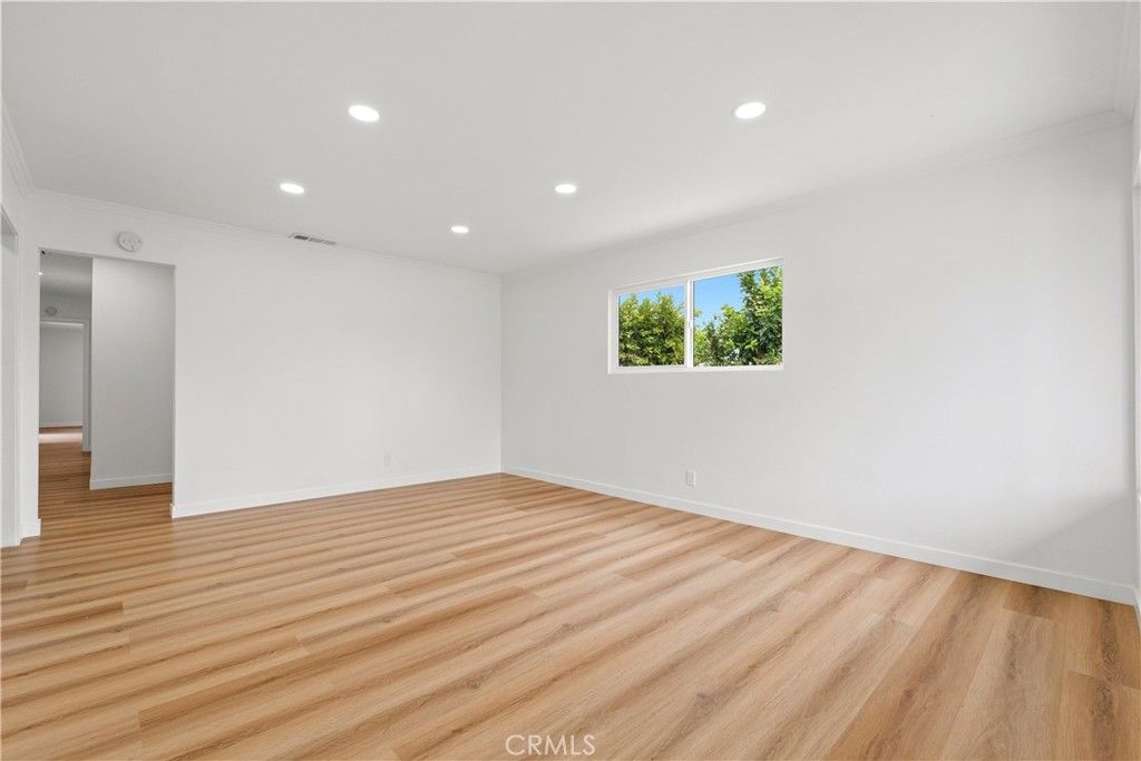 Image 4 of property listing at 1347 255th Street, Harbor City, CA 90710