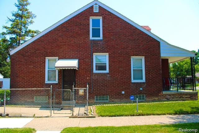 15605 Carlisle, Detroit, MI 48205