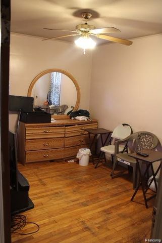 15605 Carlisle, Detroit, MI 48205
