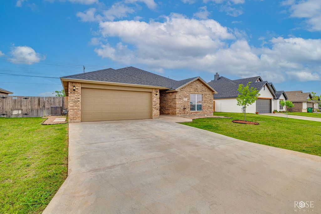 Image 3 of property listing at 5333 Coral Way, San Angelo, TX 76904