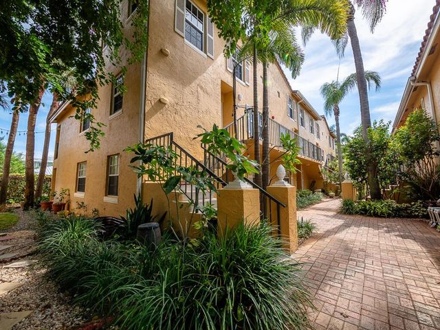1020 Lake Shore Drive 202, Lake Park, FL 33403
