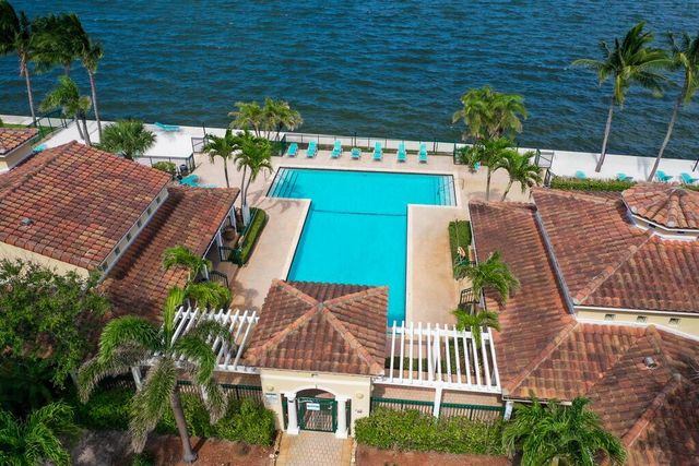 1020 Lake Shore Drive 202, Lake Park, FL 33403