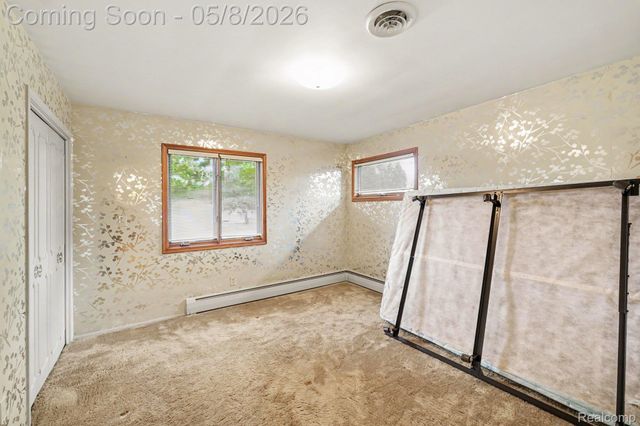 1226 Woodkrest Drive, Flint Charter Township, MI 48532