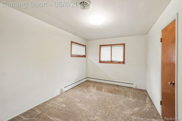 1226 Woodkrest Drive, Flint Charter Township, MI 48532