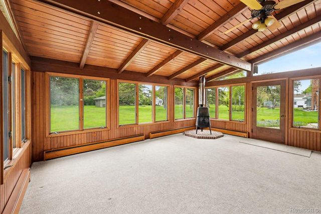 1226 Woodkrest Drive, Flint Charter Township, MI 48532