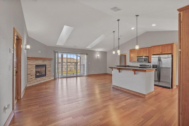 1632 Grey Fox TRAIL #22, Mukwonago, WI 53149