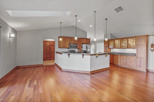 1632 Grey Fox TRAIL #22, Mukwonago, WI 53149