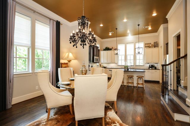 10901 Upland Park, Houston, TX 77043