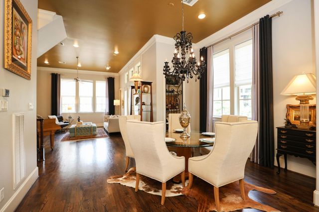 10901 Upland Park, Houston, TX 77043