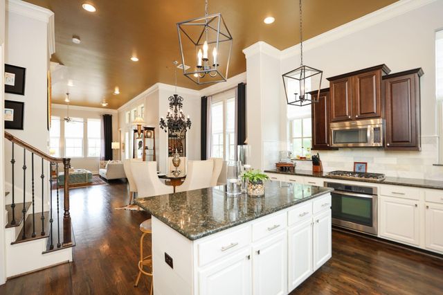 10901 Upland Park, Houston, TX 77043