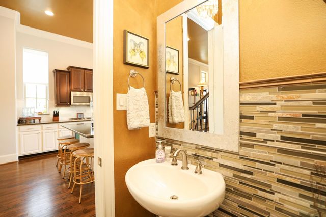 10901 Upland Park, Houston, TX 77043