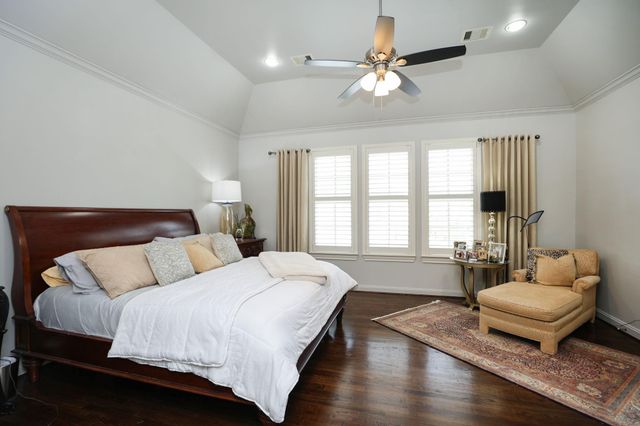 10901 Upland Park, Houston, TX 77043