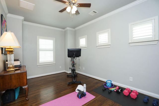 10901 Upland Park, Houston, TX 77043