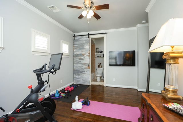 10901 Upland Park, Houston, TX 77043