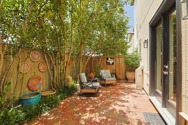 10901 Upland Park, Houston, TX 77043