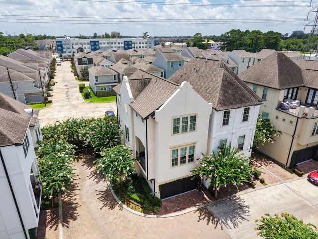 10901 Upland Park, Houston, TX 77043